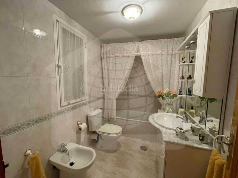 Foto c2cbb2a8-711d-4277-ab60-ab39b37f1f3c. Pis a calle maestro solano 7 a Manantiales-Estación de Autobuses Torremolinos