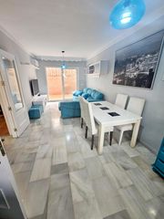 Casa adossada  Calle poetisa remedillos lópez 27. Casa adosada de 4 dormitorios, 2 baños, aseo, porche y terraza e