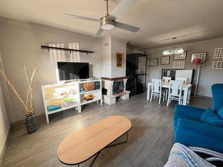 Haus  Calle camarón de la isla 1. Casa en esquina de 5 dormitorios con garaje, patio y terraza en