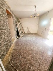 Haus  Calle concepción 63. Casa de 2 dormitorios con patio de 57m² en cártama para reformar