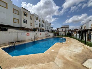 Casa adossada a Calle Pinzon 2R