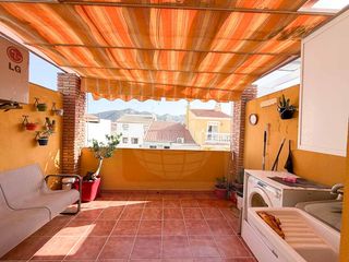 Dúplex  Calle berlín 28. Dúplex de 3 dormitorios, 2 baños, terraza y garaje en estación d
