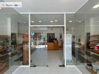 Lloguer Local Comercial a Tordera. Local comercial de 145m2 en plaza lluis companys de tordera