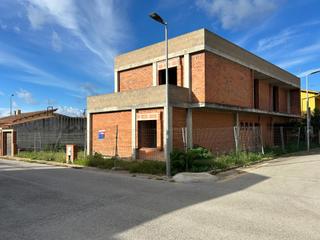Terreny residencial a Centre. Parcela con estructura  proyecto basico y visado de obra