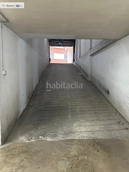 Foto cbf9743e-186a-47b3-8aca-5c490a9fd3a9. Parking voiture dans Tordera Tordera