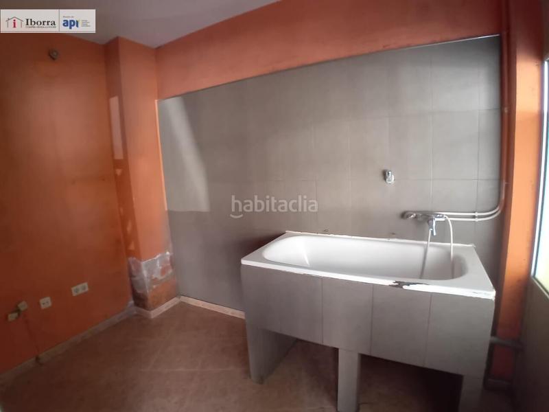 Foto f15e0686-b8e0-4840-835e-6aa60365a287. Rent business premise in Tordera Tordera