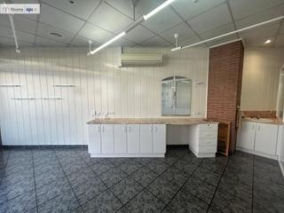 Lloguer Local Comercial a Tordera. Local comercial de 118m2 en amadeu vives de tordera