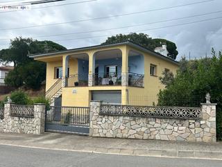 Maison à Niàgara Parc -Àgora Parc. Casa con amplio garaje  en agora park de tordera