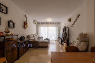 Appartement à Santa Susanna. Finca de 2002 y con piscina comunitaria
