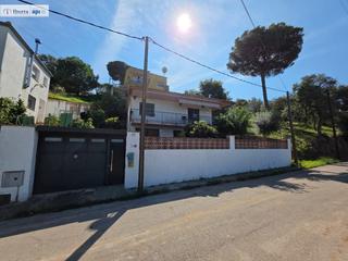 Xalet a Mas Mora-Sant Daniel. Vivienda unifamiliar a 4 vientos en urbanización mas mora