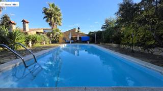 Haus in Tordera. Casa prefabricada de hormigón en urbanización les ferreres de to