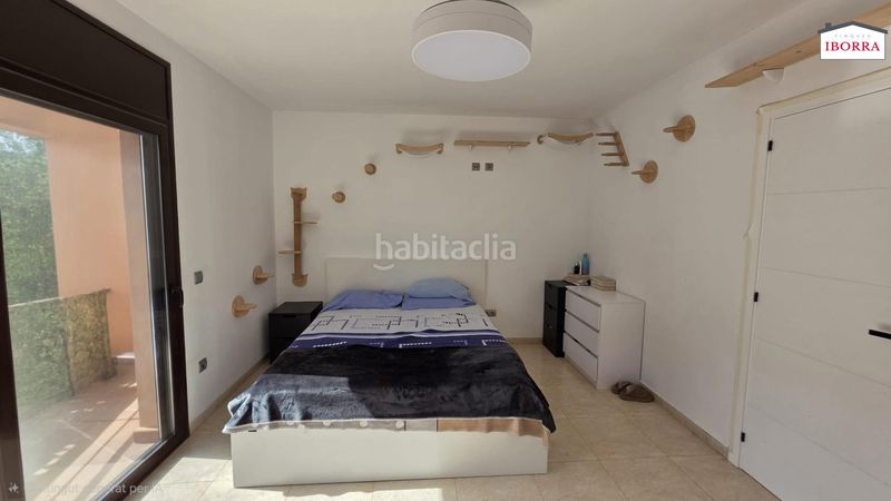 Foto d5e0f793-769a-4930-bf24-ed5bf2cded51. Casa adossada amb calefacció aparcament a Tordera Tordera