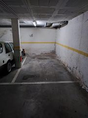 Aparcament cotxe a Sant Pere