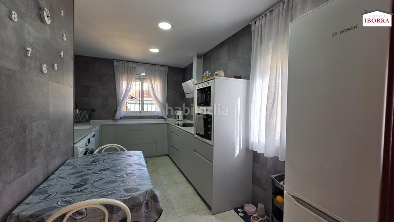 Foto 024e63ab-0447-41a8-a42d-1ac4efcbc491. Casa aparellada amb calefacció aparcament a Tordera Tordera