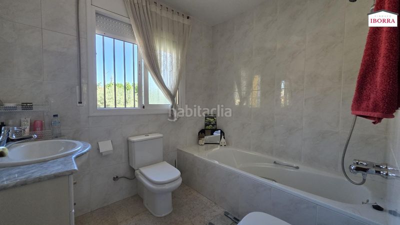 Foto b85f3877-34eb-4031-8d4d-0cf03915ff5e. Casa aparellada amb calefacció aparcament a Tordera Tordera