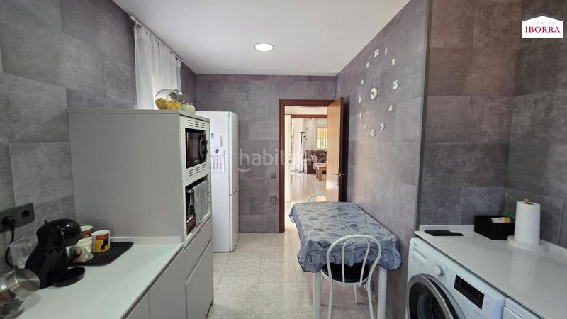 Foto f3d4c35f-3f7e-4448-b934-07d2ef64d366. Casa aparellada amb calefacció aparcament a Tordera Tordera