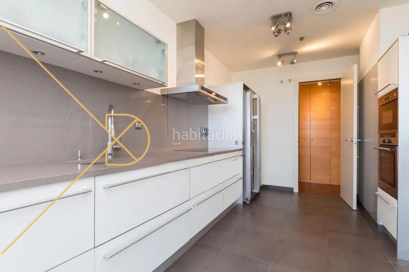 Foto 80a595e2-16cd-4d0e-938c-18e048383931. Rent penthouse with heating pool in Diagonal Mar i el Front Marítim del Poblenou Barcelona