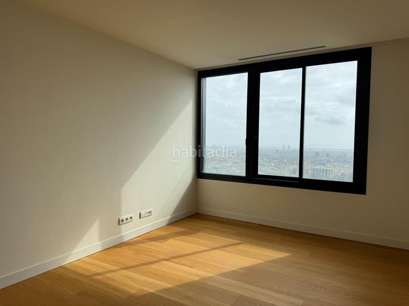 Foto 283b114b-f201-4baf-9f1f-0f50420e6833. Casa con riscaldamento parcheggio piscina in Sarrià Barcelona