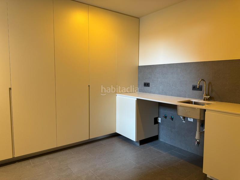 Foto 2cbe2b84-e392-4121-b52f-13a3c8a12e8a. Casa con riscaldamento parcheggio piscina in Sarrià Barcelona