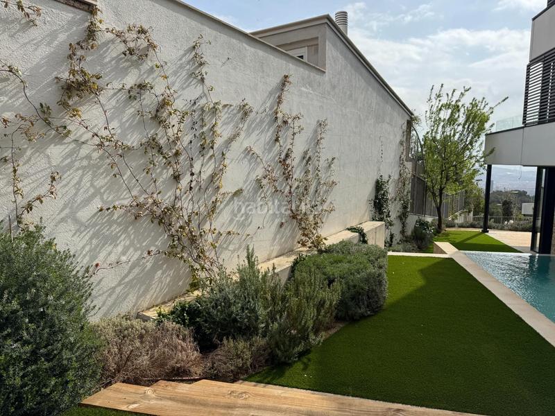 Foto 3ada1f84-a1cf-481d-82ca-619d69fef36c. Casa con riscaldamento parcheggio piscina in Sarrià Barcelona