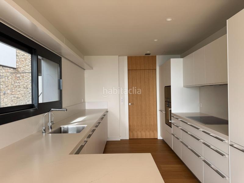 Foto 3cd5ed3f-5e06-474c-a27c-b64e70e1d734. Casa con riscaldamento parcheggio piscina in Sarrià Barcelona