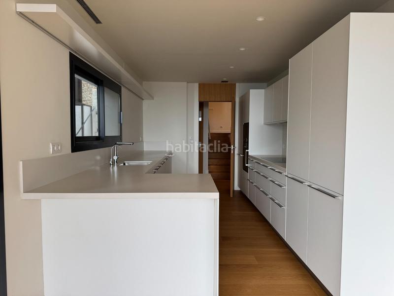 Foto 653f6430-1682-46fd-b676-447686010f3d. Casa con riscaldamento parcheggio piscina in Sarrià Barcelona