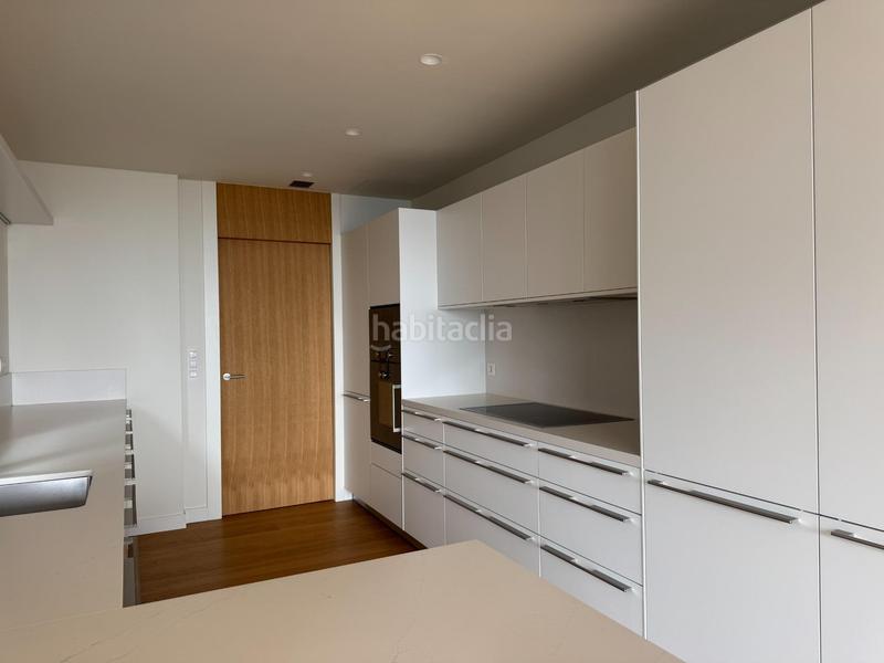 Foto 728e52d3-7b44-422b-9d03-30cee6655d01. Casa con riscaldamento parcheggio piscina in Sarrià Barcelona