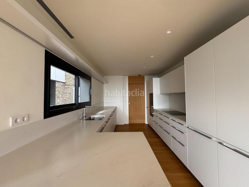 Foto 8fe25c88-b4d9-481a-92ac-38d95e9c8c28. Casa con riscaldamento parcheggio piscina in Sarrià Barcelona