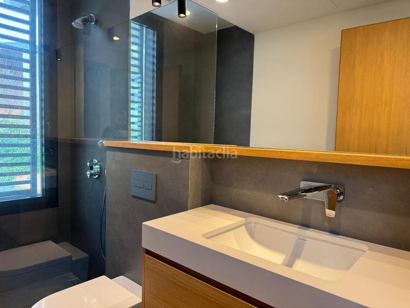 Foto b1bad23e-6eb9-487f-9ea1-2f3b391afaa9. Casa con riscaldamento parcheggio piscina in Sarrià Barcelona