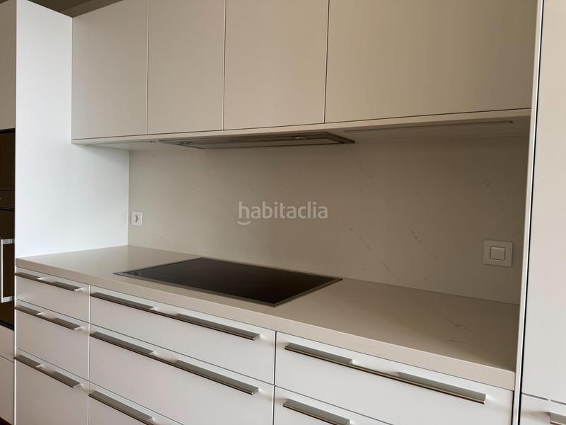 Foto b8d1a781-c39f-4642-8439-ff220418925e. Casa con riscaldamento parcheggio piscina in Sarrià Barcelona