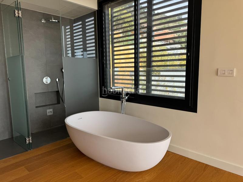 Foto c4a49340-d9fe-466c-9159-ebc09daf6a62. Casa con riscaldamento parcheggio piscina in Sarrià Barcelona