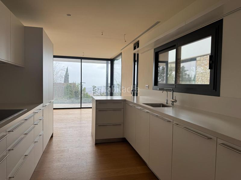 Foto c658779c-6ec6-4a5f-89cc-92efb5a0982e. Casa con riscaldamento parcheggio piscina in Sarrià Barcelona