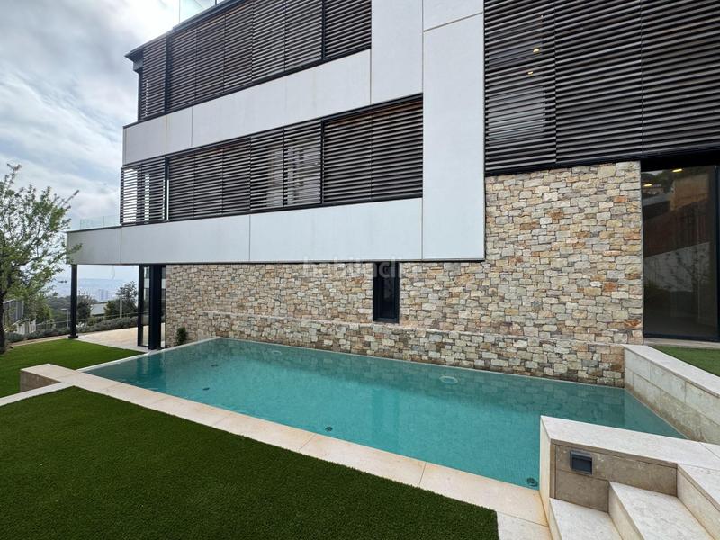 Foto e75d82a5-391c-496a-9983-0f94cf6304b7. Casa con riscaldamento parcheggio piscina in Sarrià Barcelona