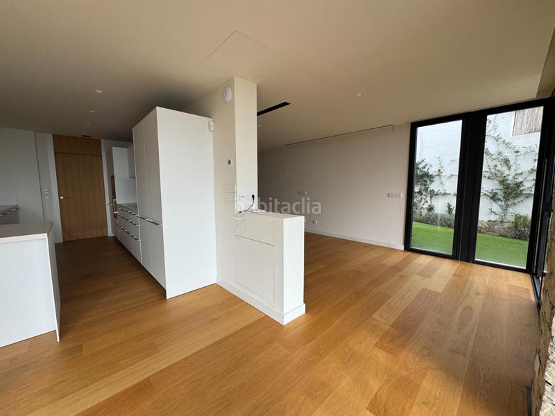 Foto f97dcc17-f963-4b05-b540-dc169f015cc3. Casa con riscaldamento parcheggio piscina in Sarrià Barcelona