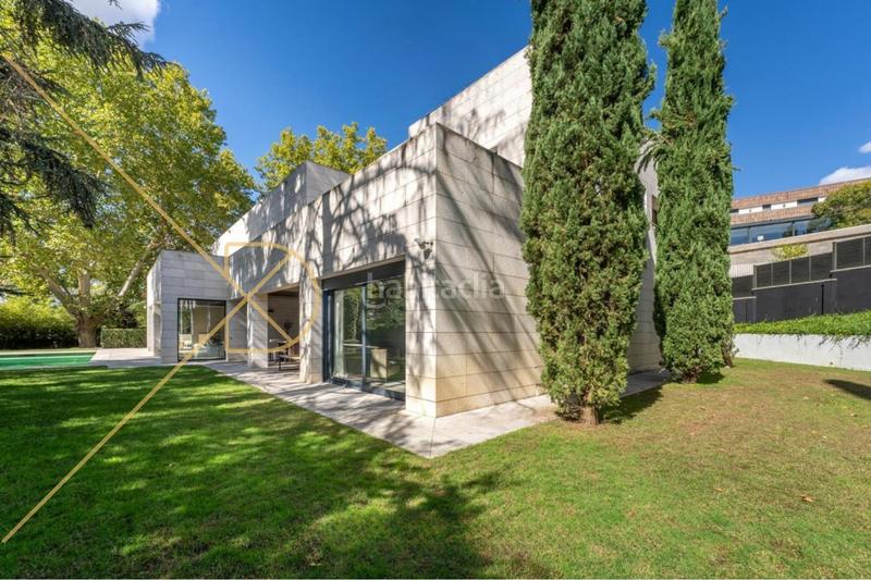 Foto 9a66e063-fd4a-4149-80a8-3ed0c0051271. Casa impresionante casa reformada en av.pearson en Barcelona