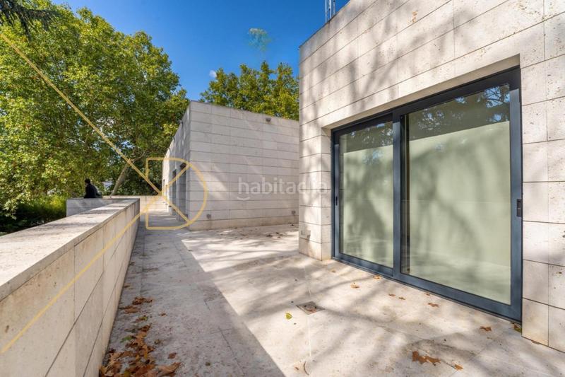 Foto b67cfcd0-f984-44a8-b263-0507533e2b9f. Casa impresionante casa reformada en av.pearson en Barcelona