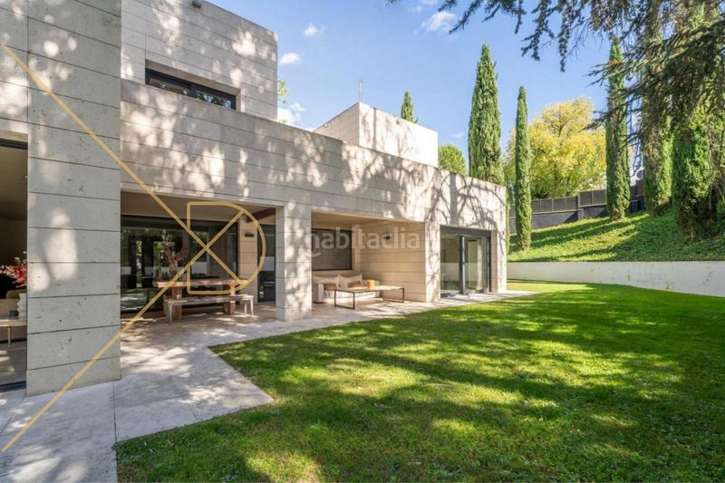 Foto bf4ff9c1-9808-4c3c-afaa-9fefd6092d03. Casa impresionante casa reformada en av.pearson en Barcelona