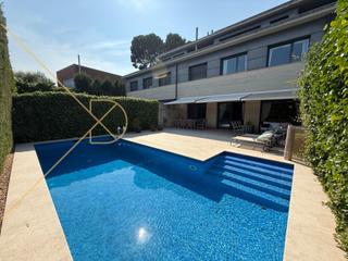 Casa  Carrer jaume cancer. Exclusiva casa con jardín, piscina y vistas al mar. bonanova