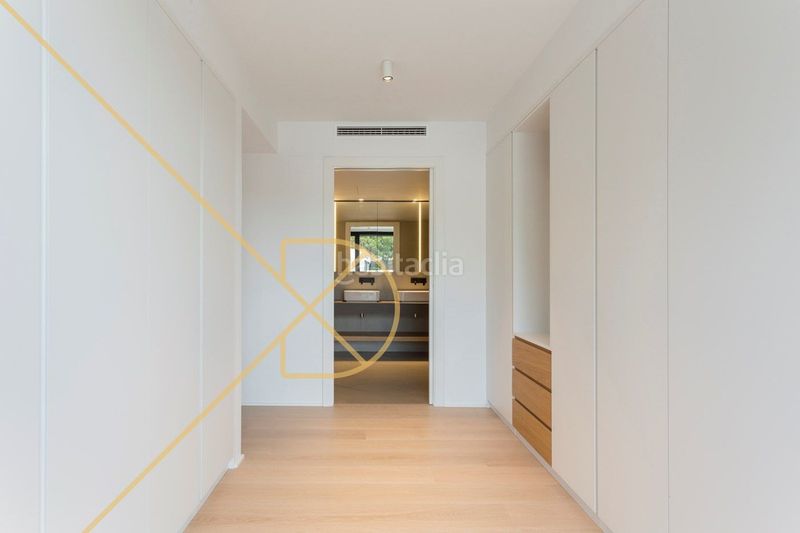 Foto 78a94a94-28f4-4a0e-a7f7-92303e0b282f. Casa amb calefacció aparcament piscina a Sarrià Barcelona