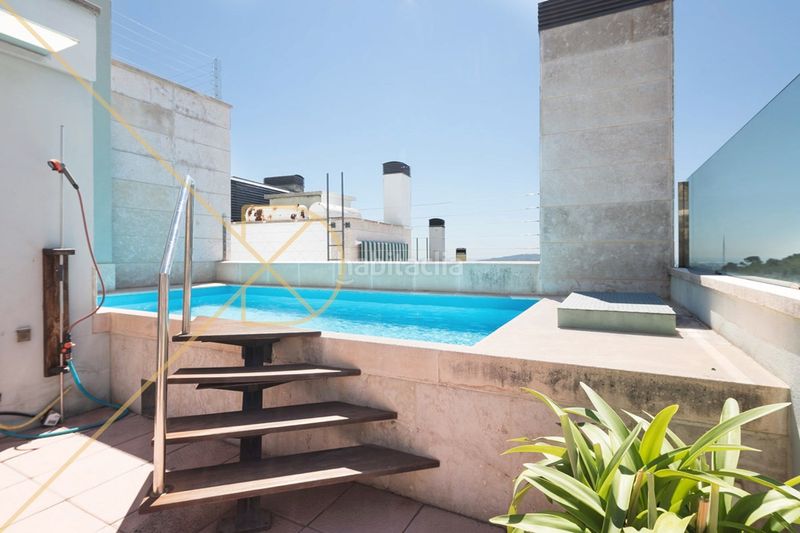 Foto e4170891-56c6-428e-b980-7fda0b2648a9. Casa amb calefacció aparcament piscina a Sarrià Barcelona