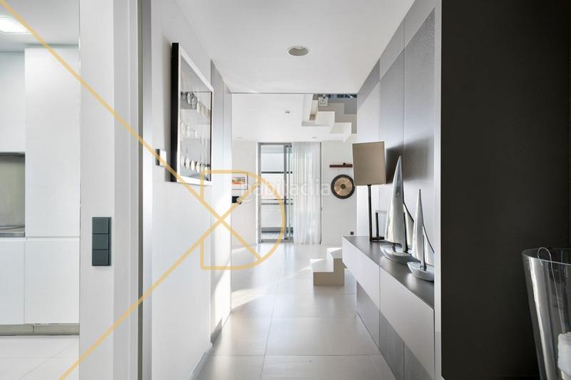 Foto f31f1019-d6a4-40b2-81bd-d59a5c2fa77b. Affitto duplex con riscaldamento parcheggio piscina in Barcelona