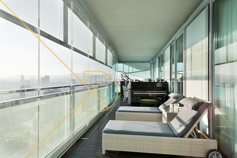 Foto 4d327b5d-a3d7-4c73-b402-0832c85ceb3a. Lloguer dúplex amb calefacció aparcament piscina a Barcelona