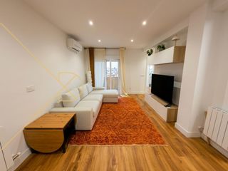 Lloguer Pis  Avenida josep tarradellas. Exclusiva vivienda reformada de 3 habitaciones junto a francesc