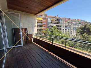 Rent Penthouse  Calle josep bertrand. Exclusivo piso alto de 215 m2 en alquiler con terraza y vistas a