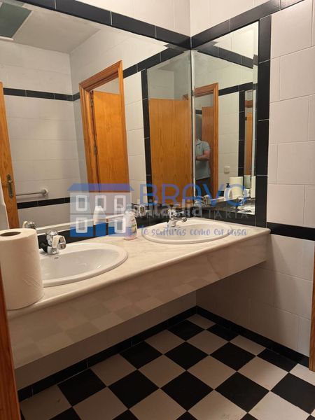 Foto daeb2953-87a7-4d37-a35d-6a74ea58ae1d. Edifici a Castuera