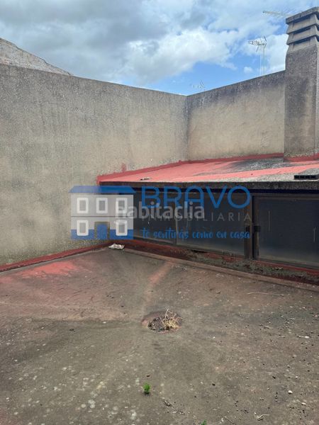Foto f5db0dfb-541b-462e-bed4-43c2d851e8c9. Edifici a Castuera
