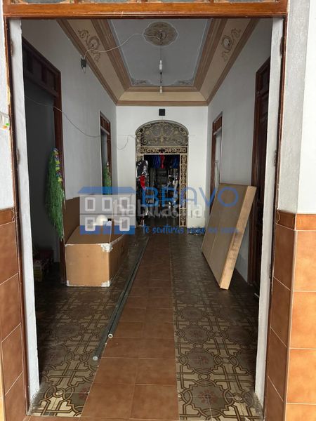 Foto c81f045e-a088-4ef2-8ad9-36c7ef2a9ca6. Casa aparellada a Castuera