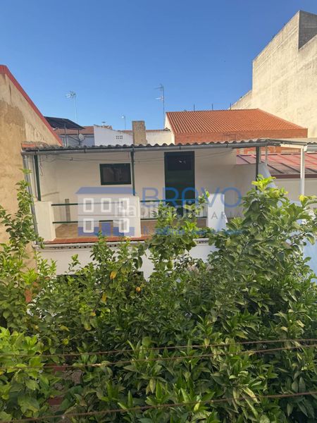 Foto 99b7c616-aec8-4a07-a37f-70388b6b2f54. Casa amb xemeneia a Don Benito
