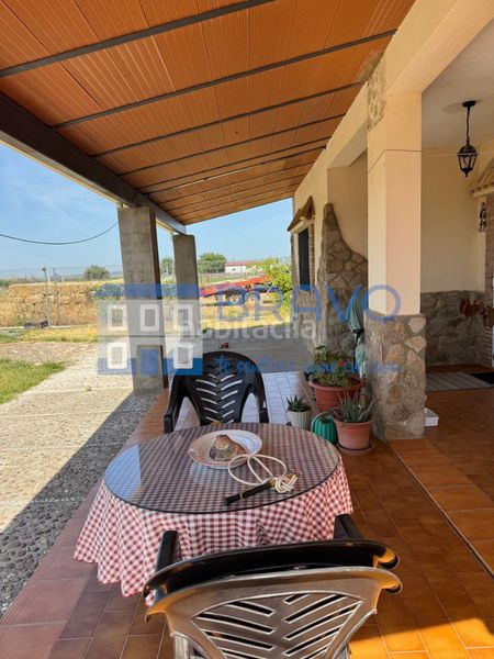Foto 56f88122-a164-4a7f-8719-c5a5e1ec7a9f. Masia amb xemeneia aparcament a Don Benito