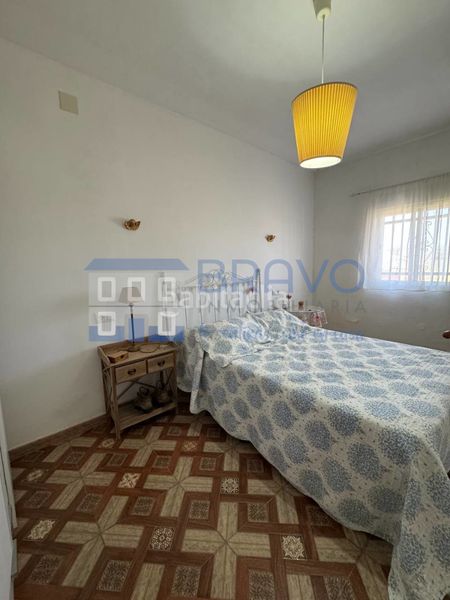 Foto a8c258e6-2924-4924-b976-1dd782d2fbe2. Masia amb xemeneia aparcament a Don Benito